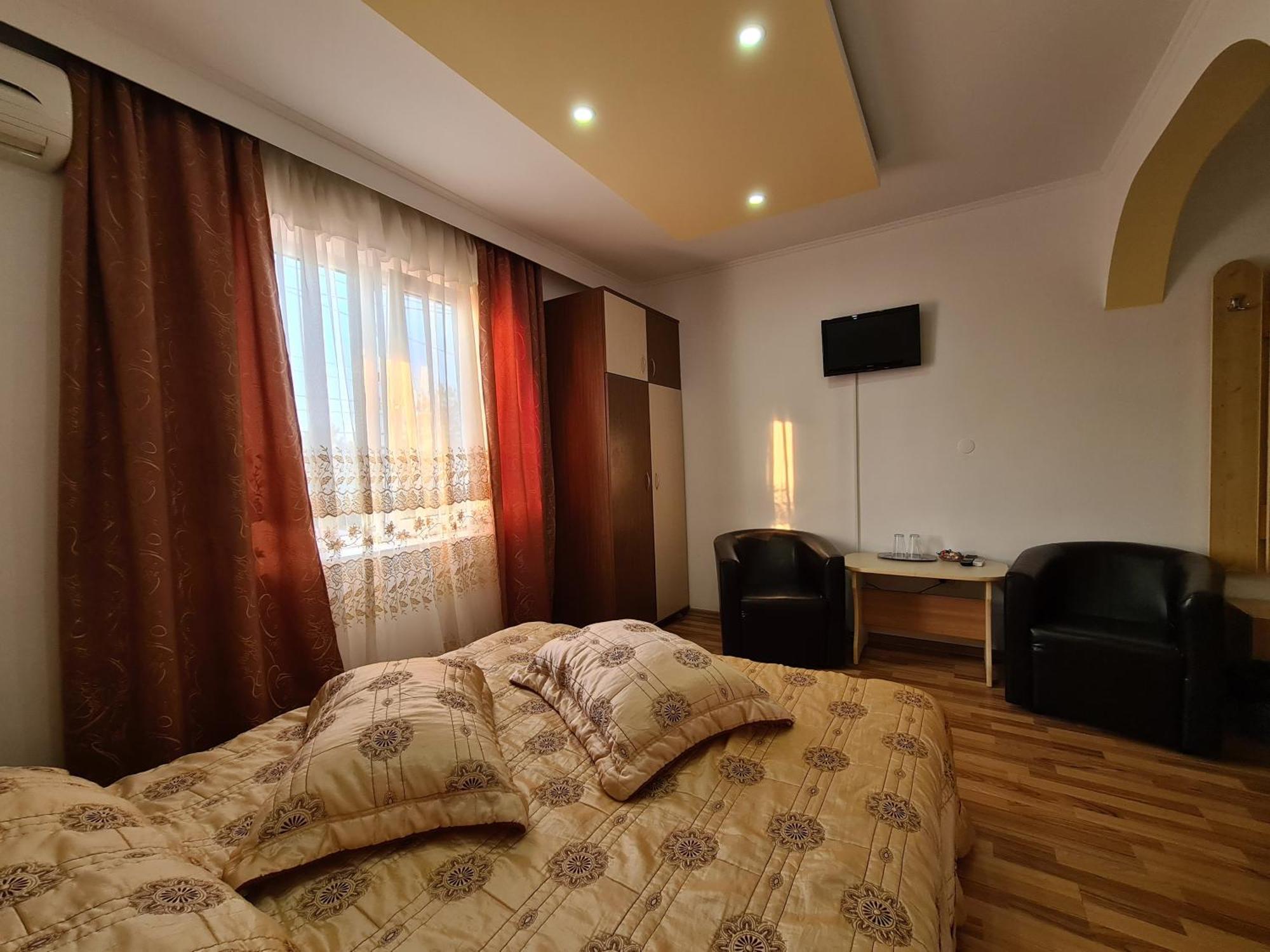 Casa Bianca Hotell Două Mai Exteriör bild