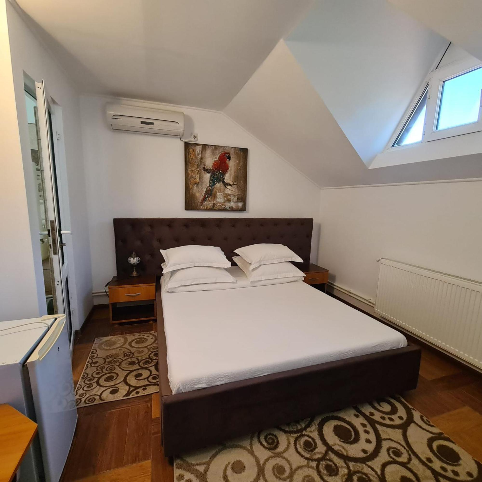 Casa Bianca Hotell Două Mai Exteriör bild