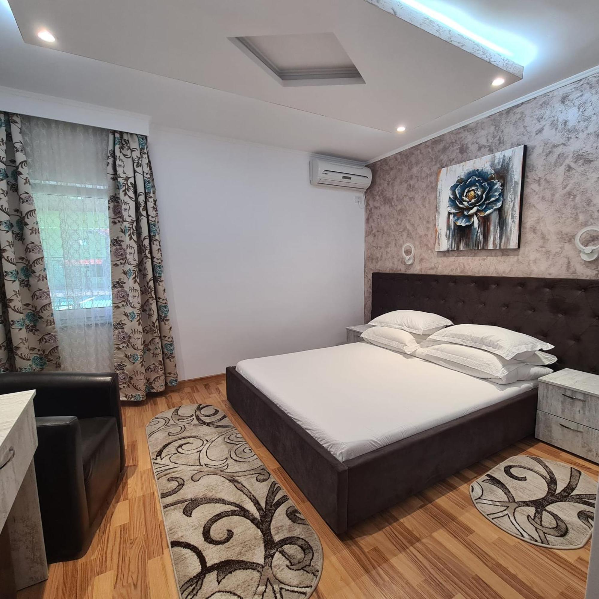 Casa Bianca Hotell Două Mai Exteriör bild